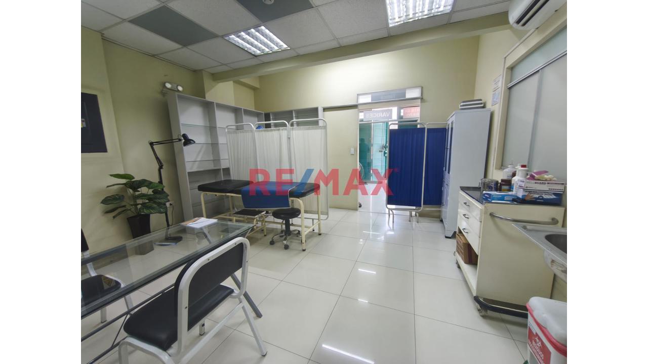 Se Vende Local En Av Setiembre Carapongo
