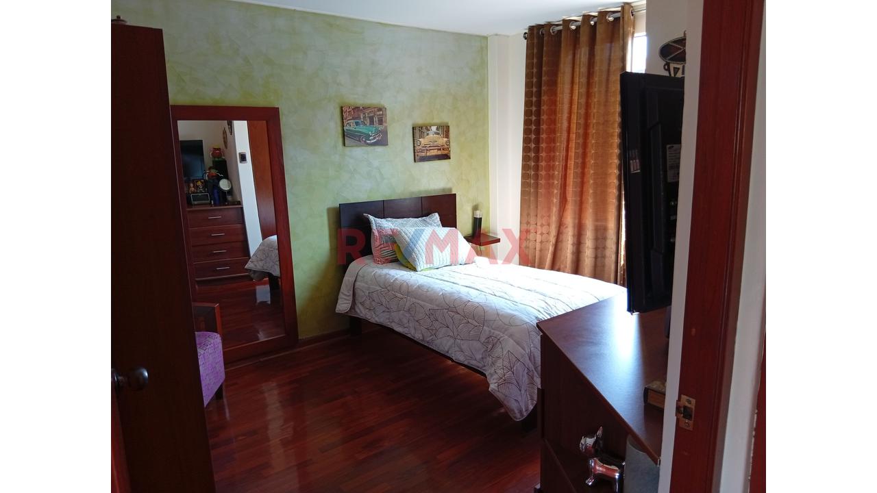 Excelente Departamento Duplex Urb Vipol Callao - 11