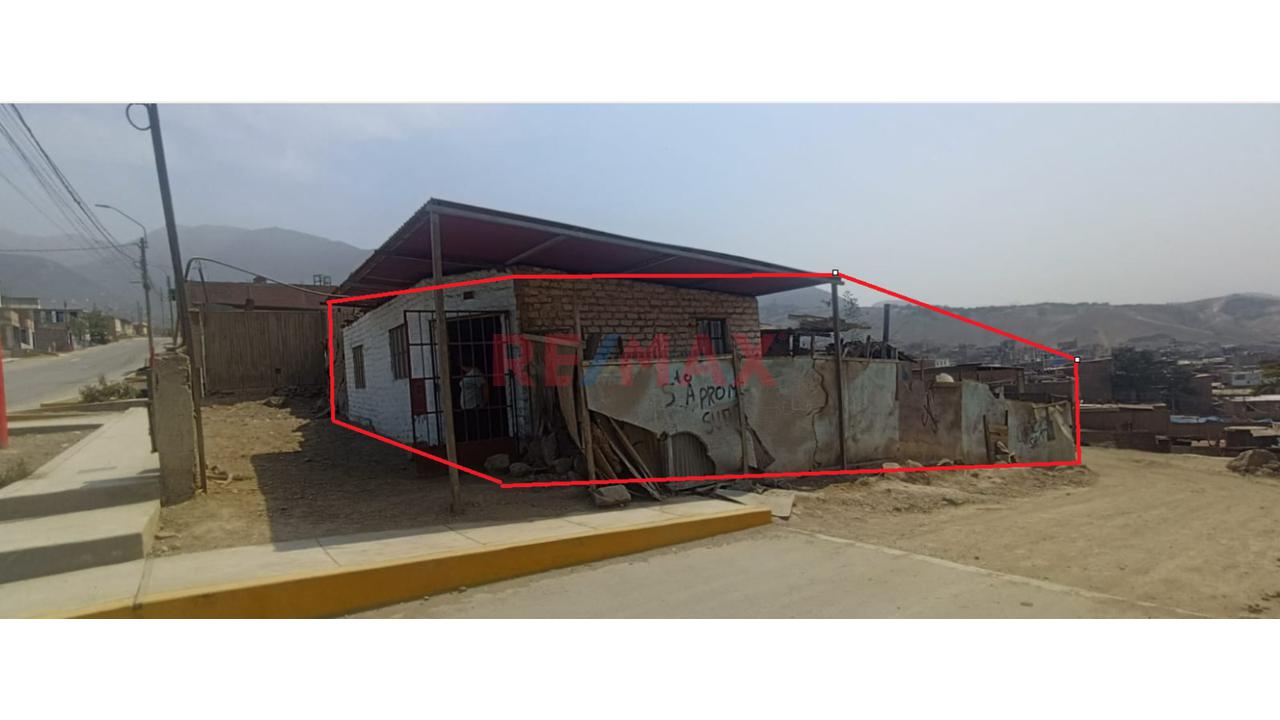 Venta De Terreno De 300M² En Esquina Con Tres Frontis