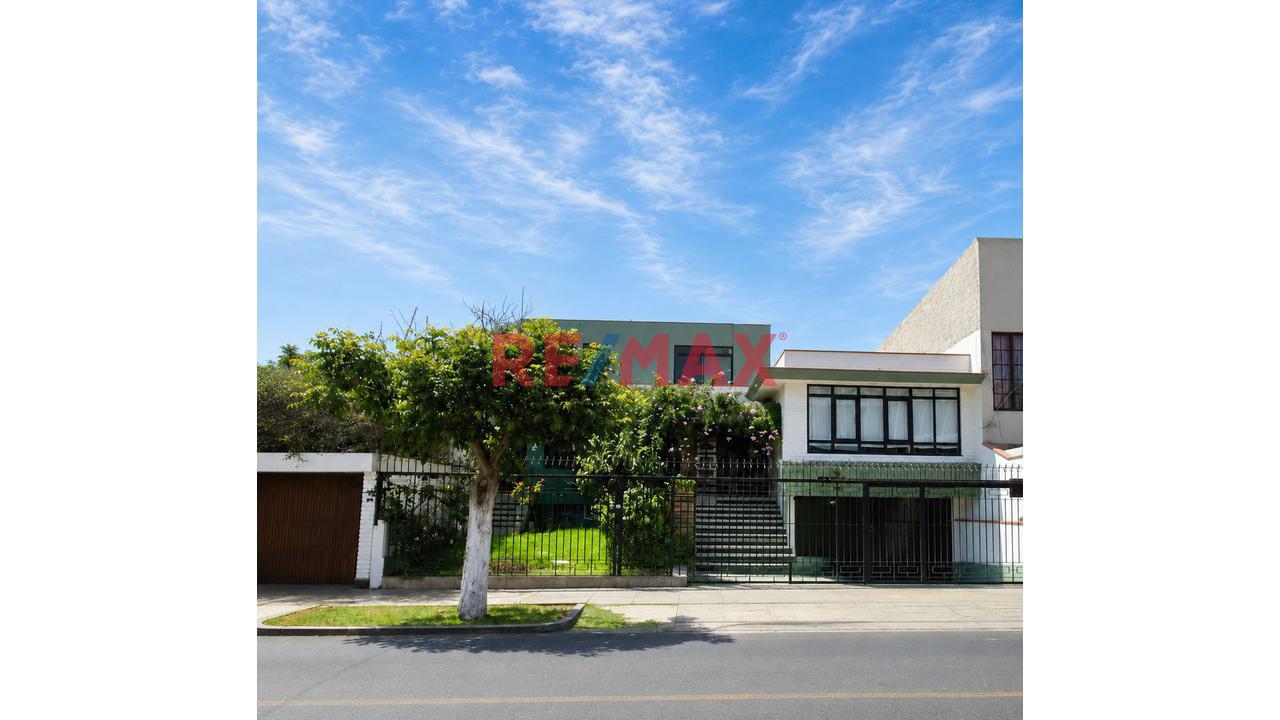Linda Y Acogedora Casa En Urbanizacion El Rosedal Miraflores
