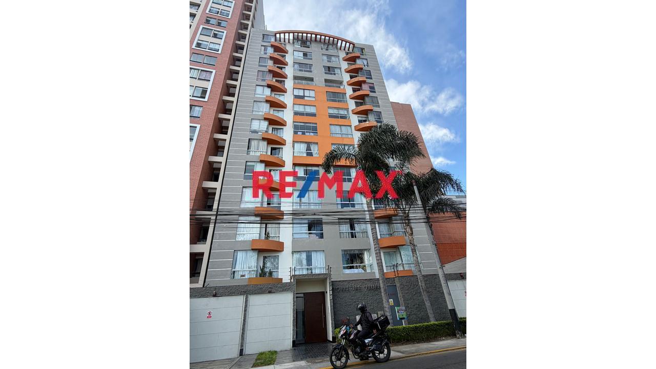 Vendo Moderno Y Silencioso Flat De 97 M² En Jesús María: Confort Y Privacidad En El Piso 13