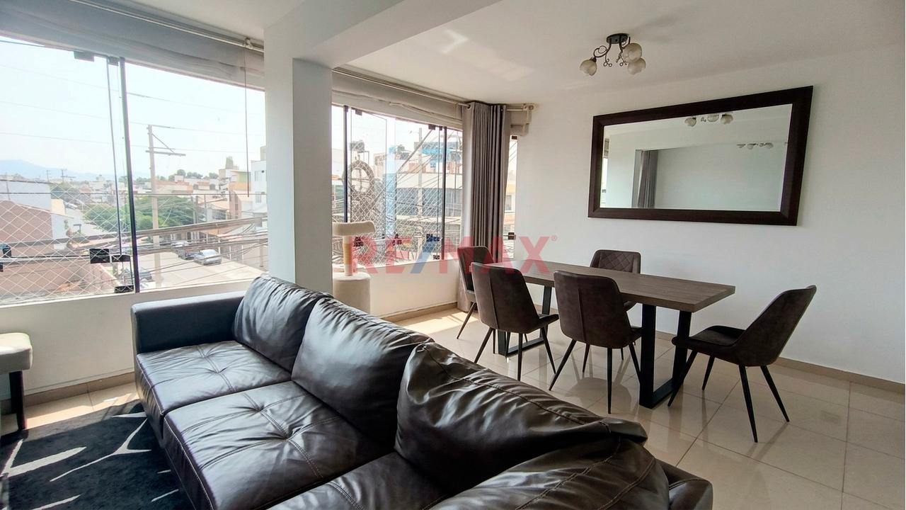 En Venta Duplex Amplio Y Funcional En Una Ubicacion Estrategica De La Molina - 2