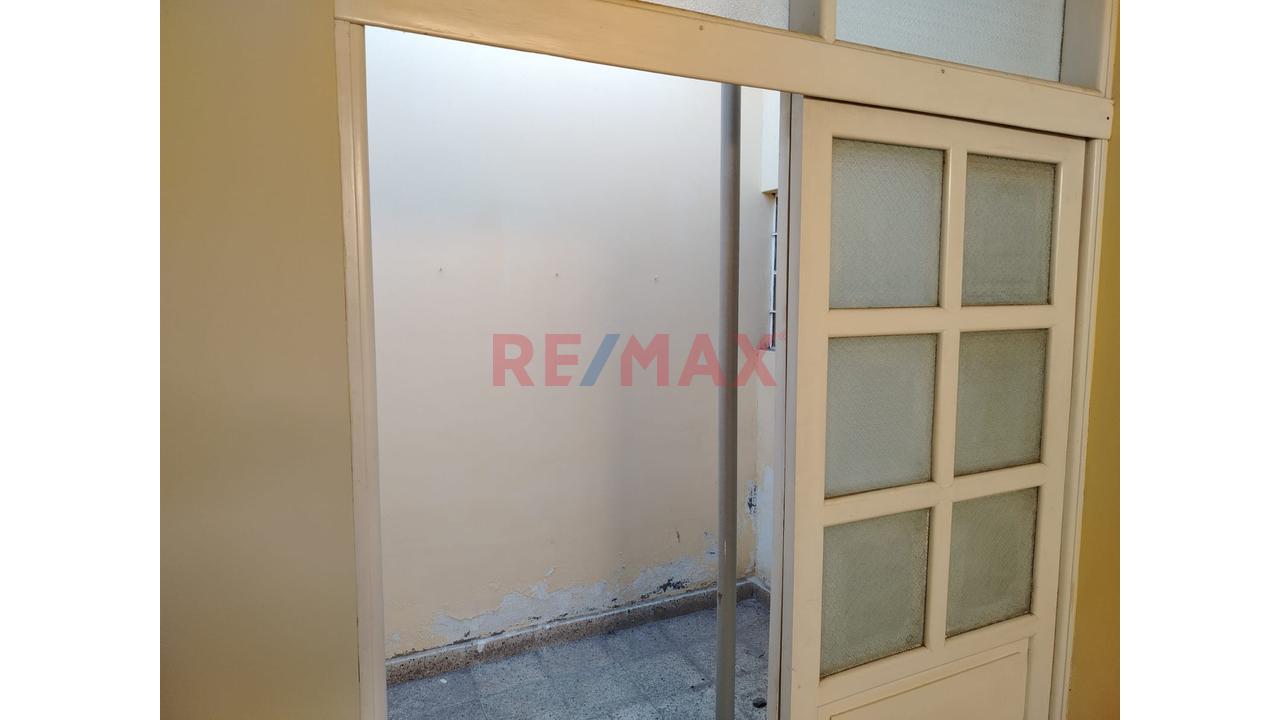 Casa En Venta A Una Cuadra De Parque Principal Lambayeque - 11