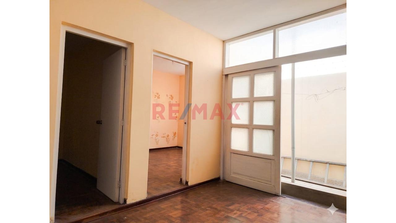 Casa En Venta A Una Cuadra De Parque Principal Lambayeque - 12