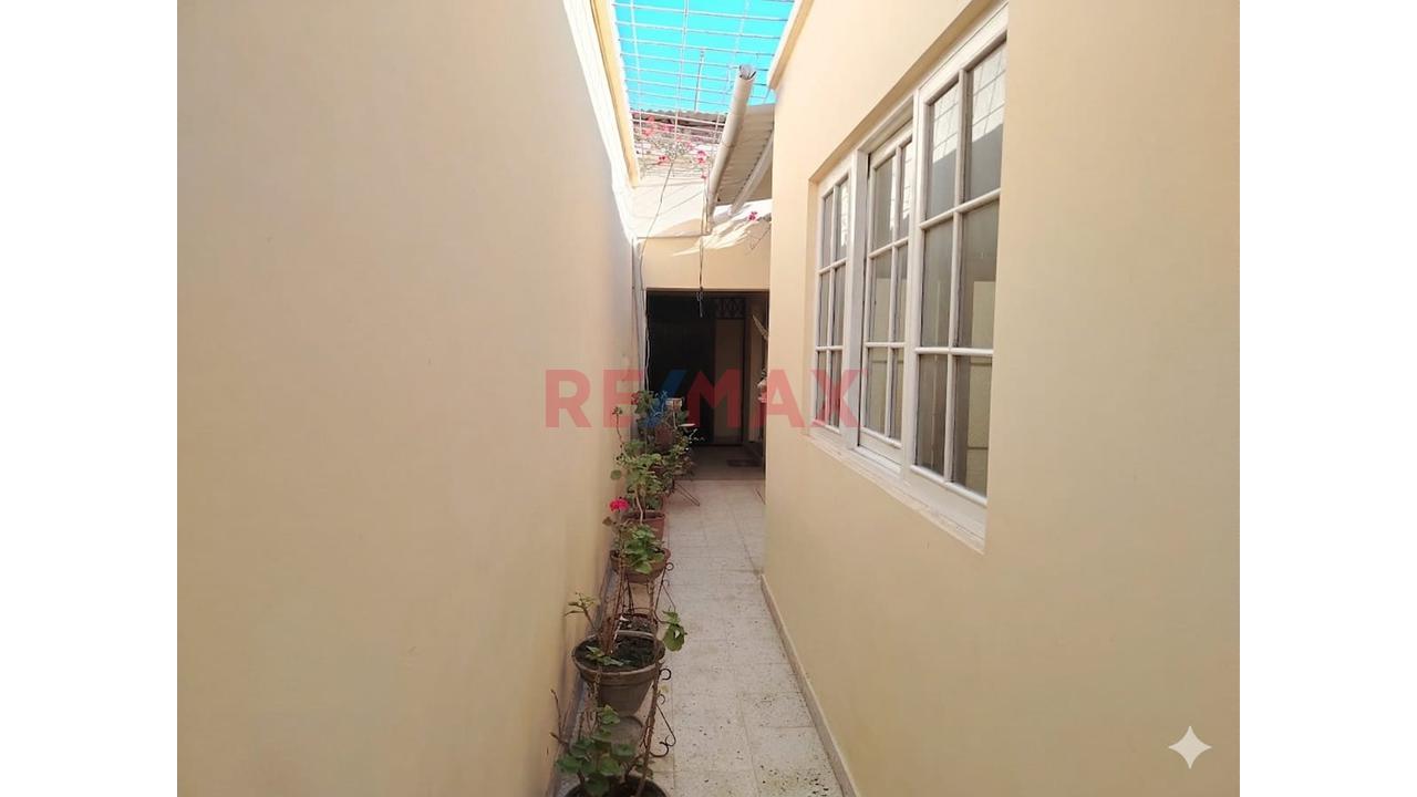 Casa En Venta A Una Cuadra De Parque Principal Lambayeque - 10