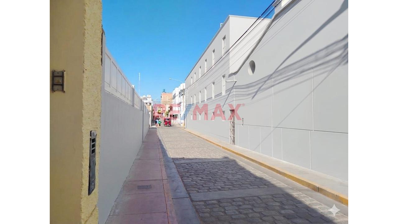 Casa En Venta A Una Cuadra De Parque Principal Lambayeque - 17