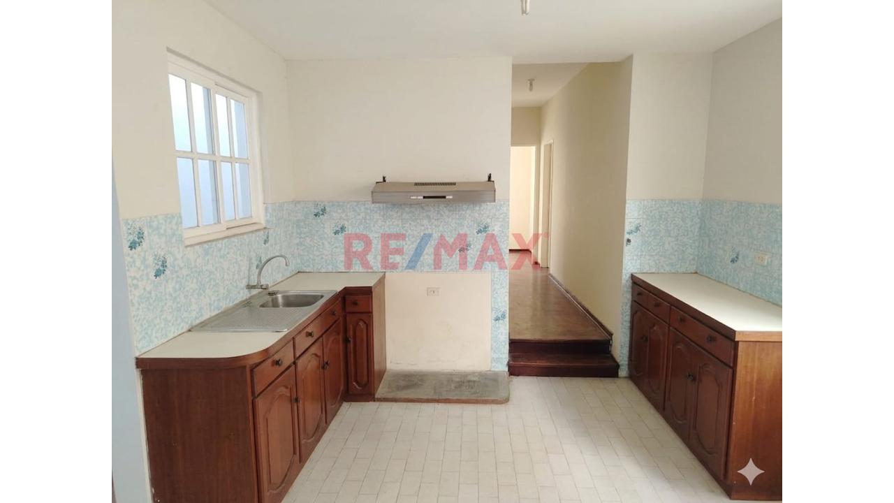 Casa En Venta A Una Cuadra De Parque Principal Lambayeque - 4