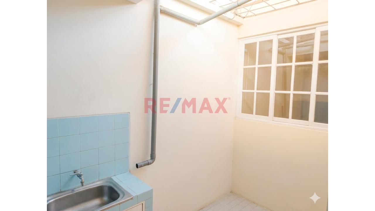 Casa En Venta A Una Cuadra De Parque Principal Lambayeque - 15