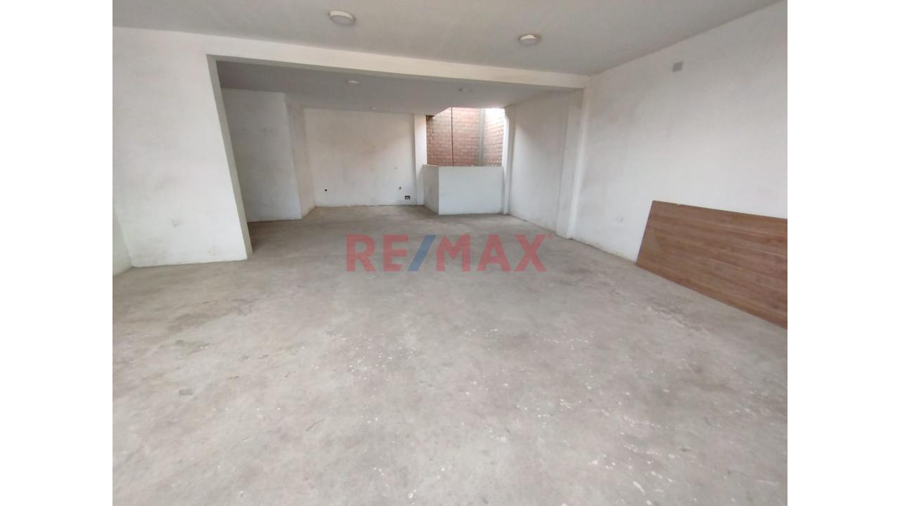 Alquiler De Local Comercial En Av. Guillerno De La Fuente Comas 3Er Piso — foto 4