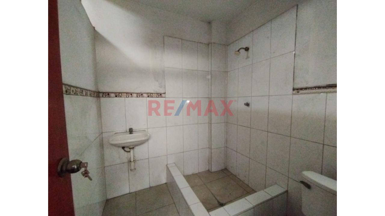 Alquiler De Local Comercial En Av. Guillerno De La Fuente Comas 3Er Piso — foto 9