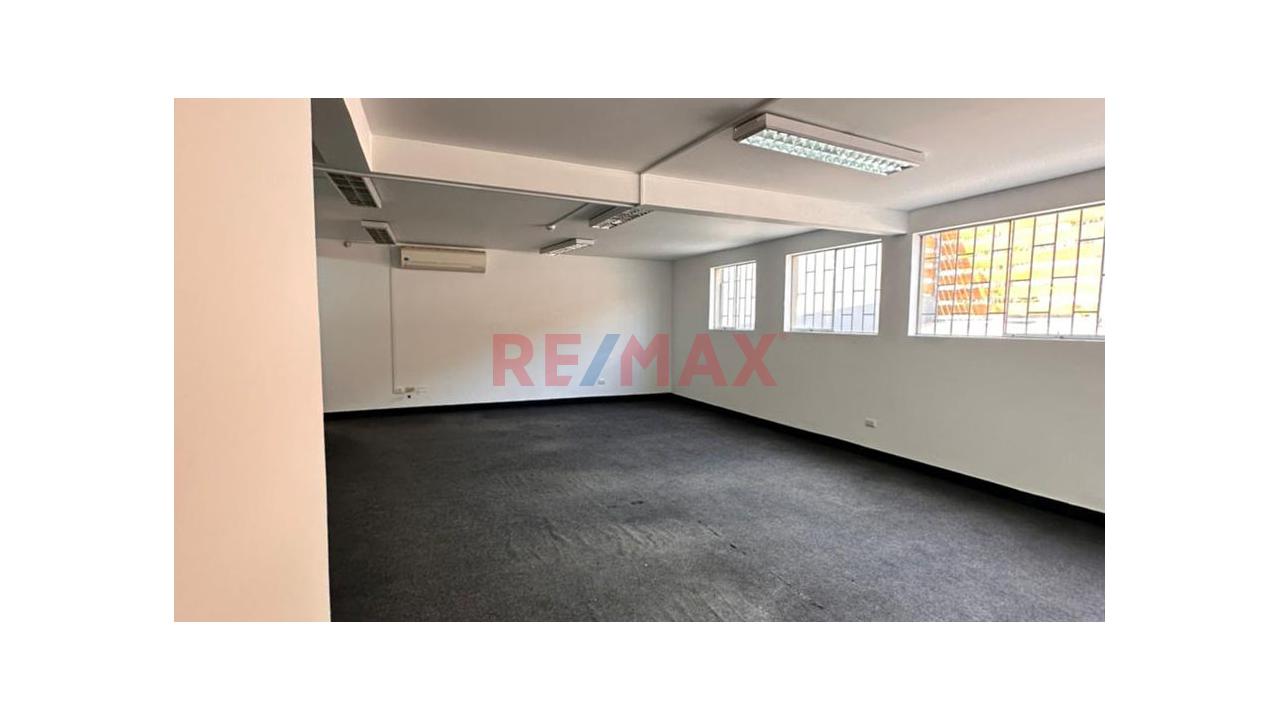 Alquiler De Oficina Colibríes 007 En La Molina – Av. La Molina Urb. El Mástil - 6