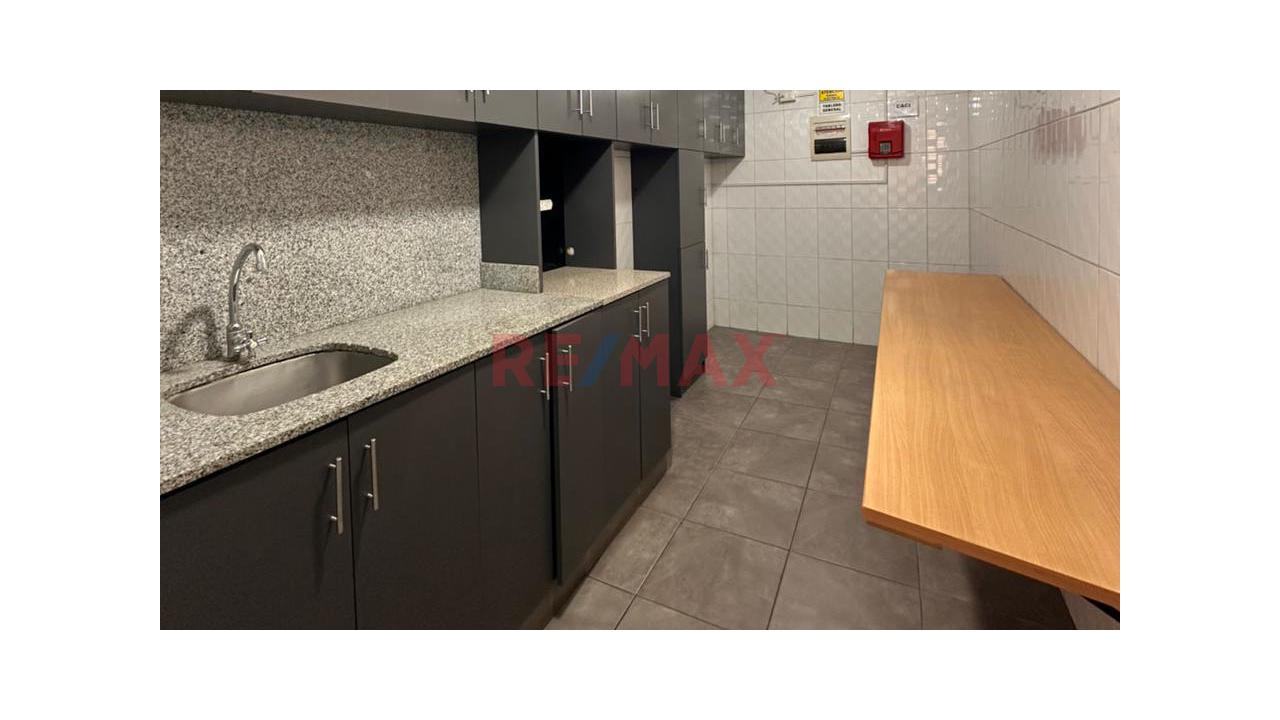 Alquiler De Oficina Colibríes 007 En La Molina – Av. La Molina Urb. El Mástil - 5
