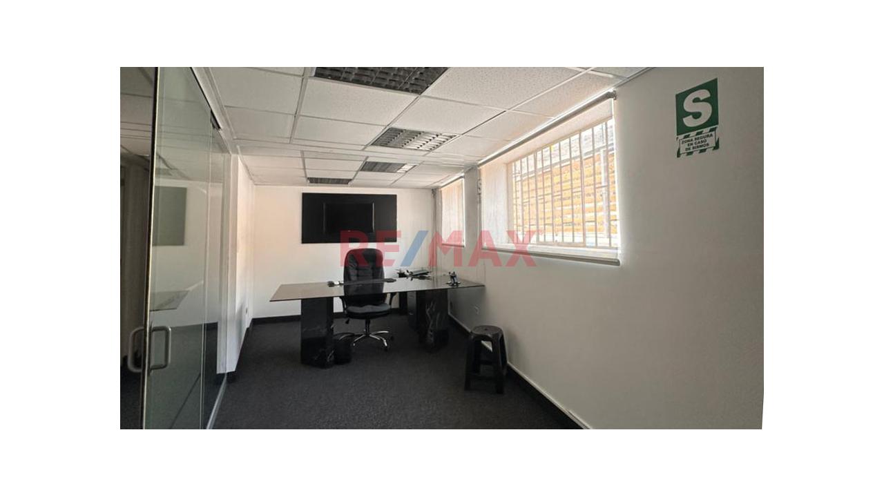 Alquiler De Oficina Colibríes 008 En La Molina – Av. La Molina Urb. El Mástil - 6