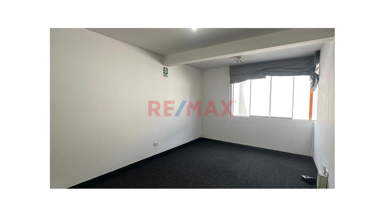 Alquiler De Oficina Golondrinas 005 En La Molina – Av. La Molina Urb. El Mástil - 4