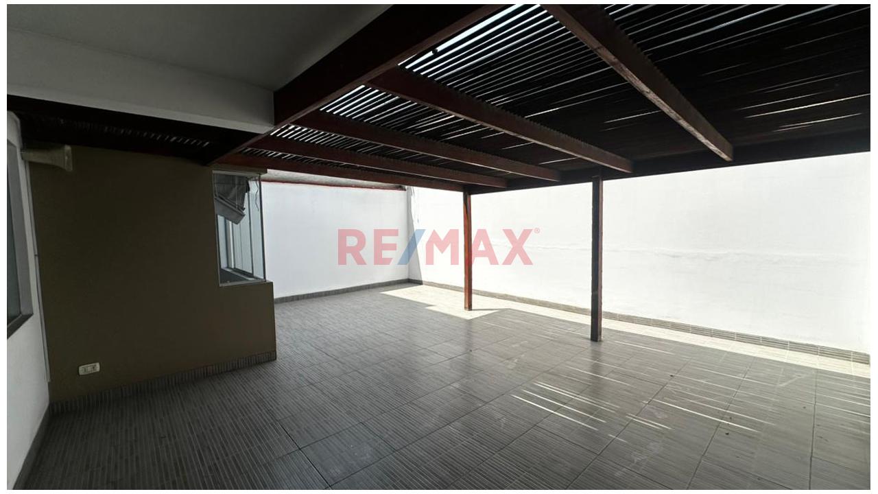 Alquiler De Oficina Golondrinas 007 En La Molina – Av. La Molina Urb. El Mástil - 5