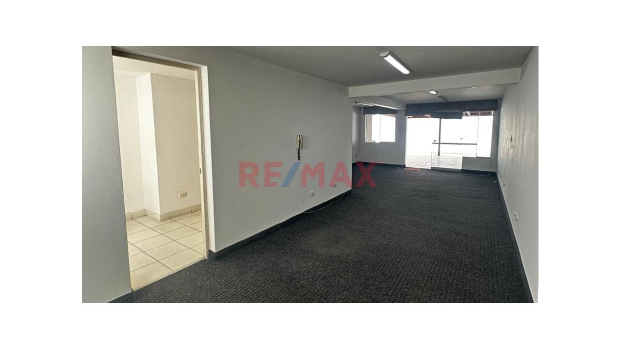 Alquiler De Oficina Golondrinas 007 En La Molina – Av. La Molina Urb. El Mástil - 4