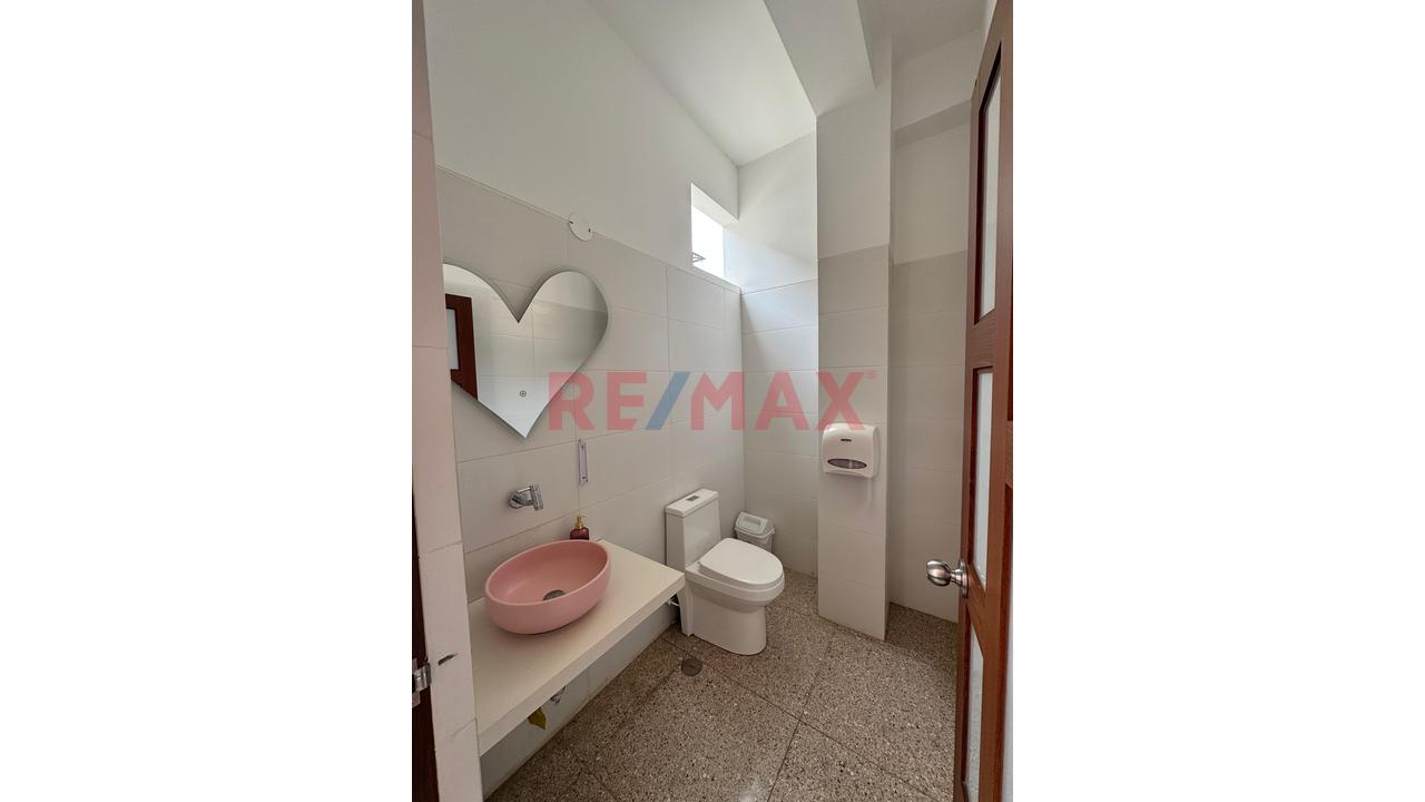 Se Vende Moderno Local Comercial - 7