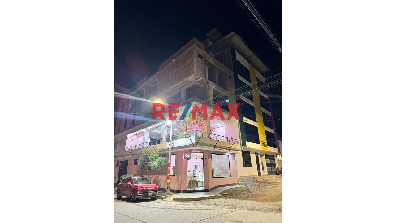 Se Vende Moderno Local Comercial - 1