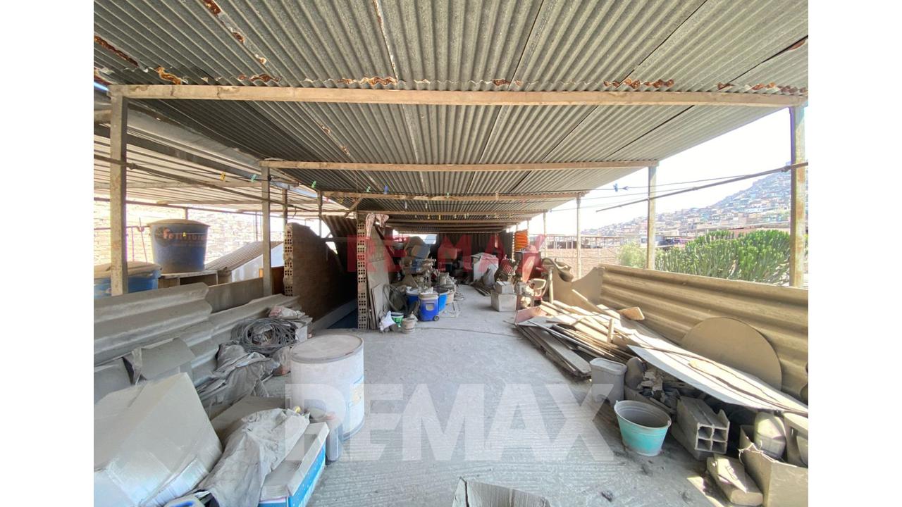 Venta De Casa En Villa Maria Del Triunfo Con Cochera Techada - 19