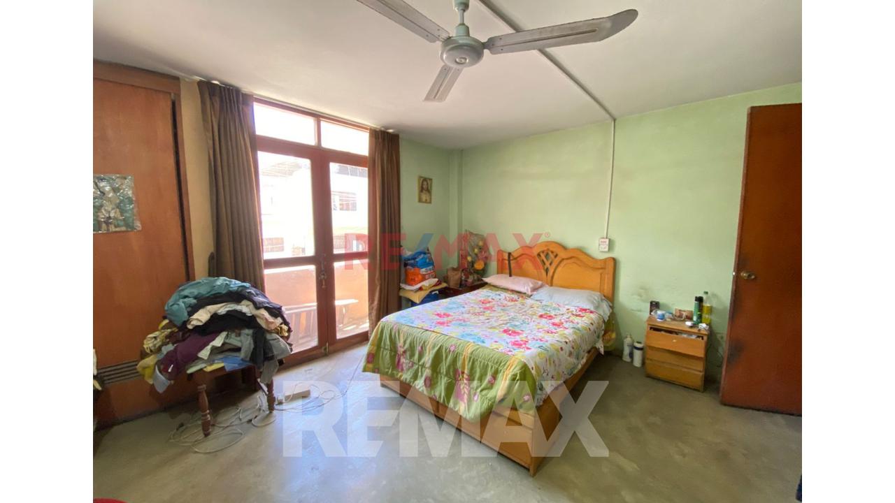 Venta De Casa En Villa Maria Del Triunfo Con Cochera Techada - 15