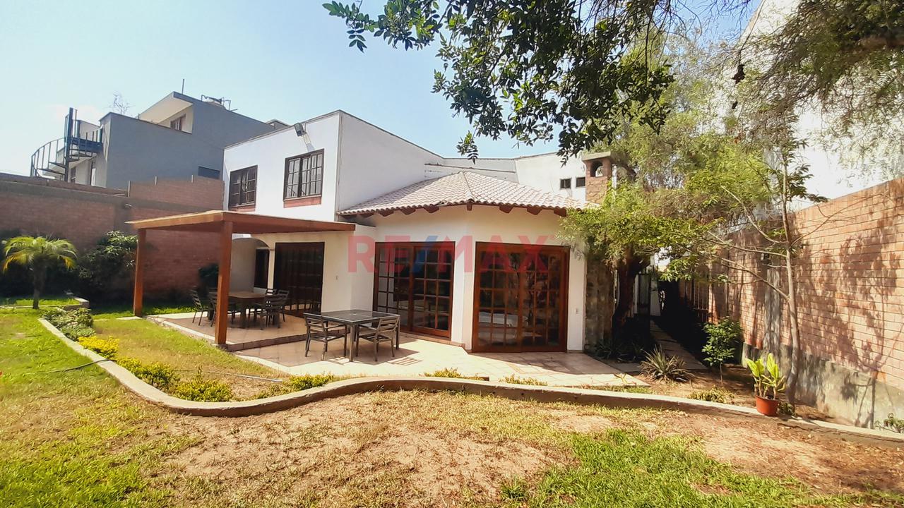 La Molina - Hermosa Casa En Venta - Urb. Isla Del Sol - 20