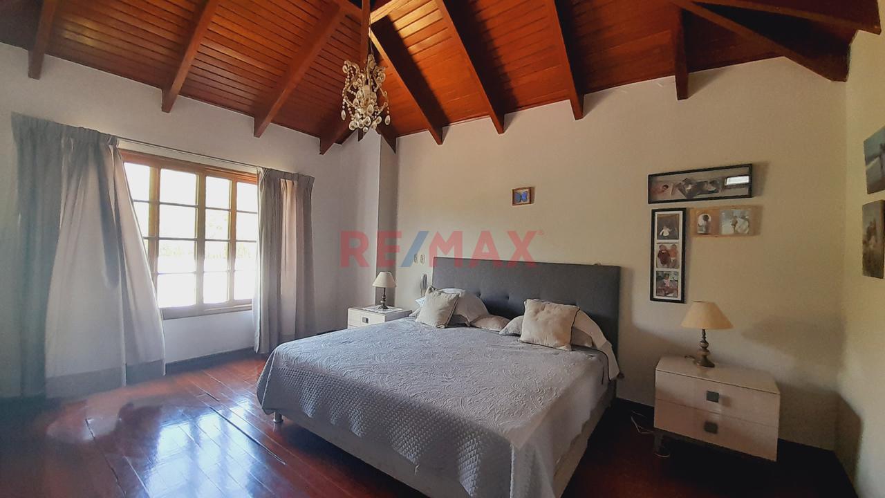 La Molina - Hermosa Casa En Venta - Urb. Isla Del Sol - 12