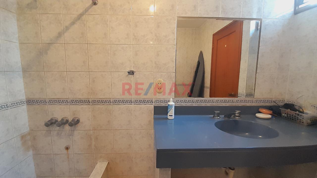 La Molina - Hermosa Casa En Venta - Urb. Isla Del Sol - 18