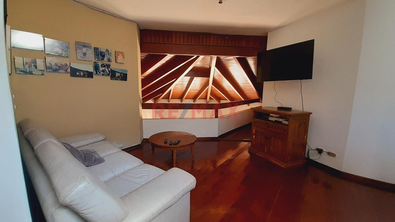 La Molina - Hermosa Casa En Venta - Urb. Isla Del Sol - 10