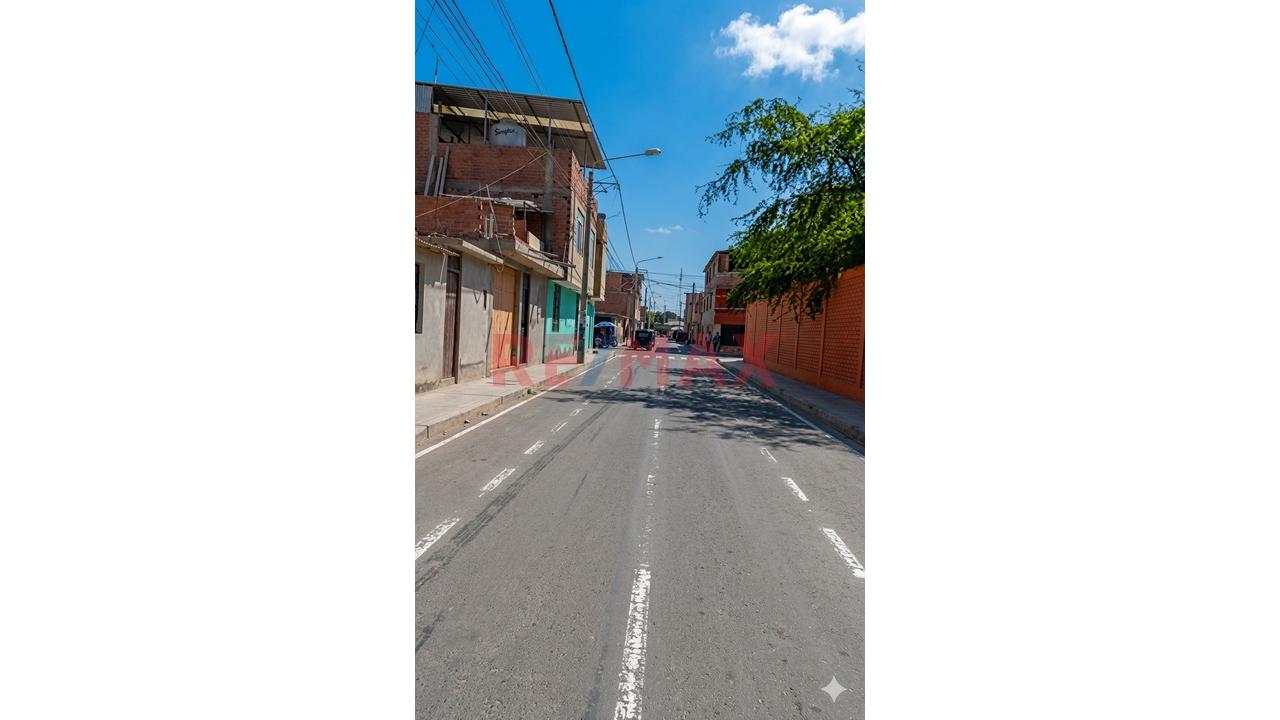 📍 Venta De Casa Como Terreno Con Excelente Ubicación 📍 - 5