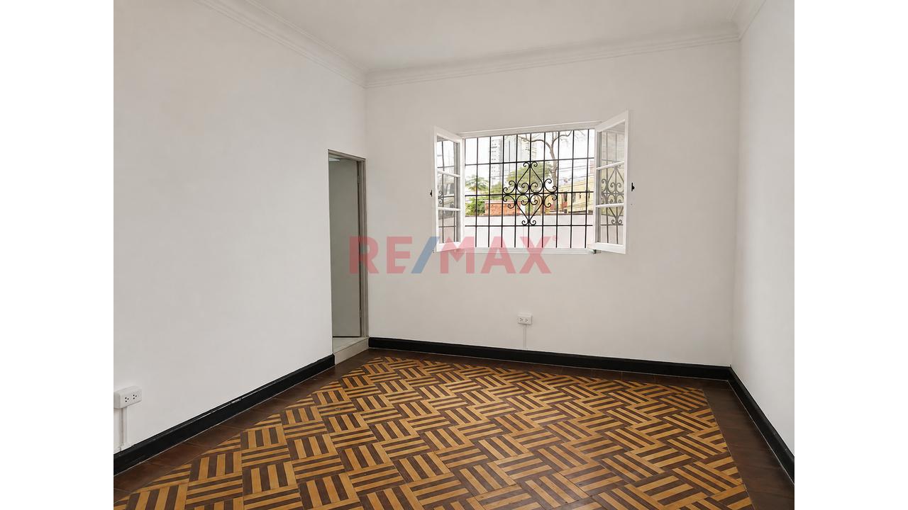 ¡Tu Próximo Centro Profesional En El Corazón De Jesús María! 🏢✨ - 8