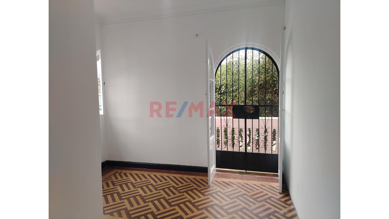 ¡Tu Próximo Centro Profesional En El Corazón De Jesús María! 🏢✨ - 3