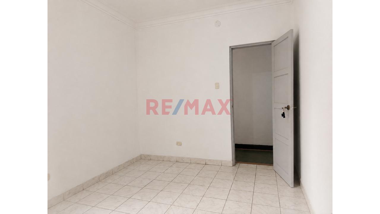 ¡Tu Próximo Centro Profesional En El Corazón De Jesús María! 🏢✨ - 11
