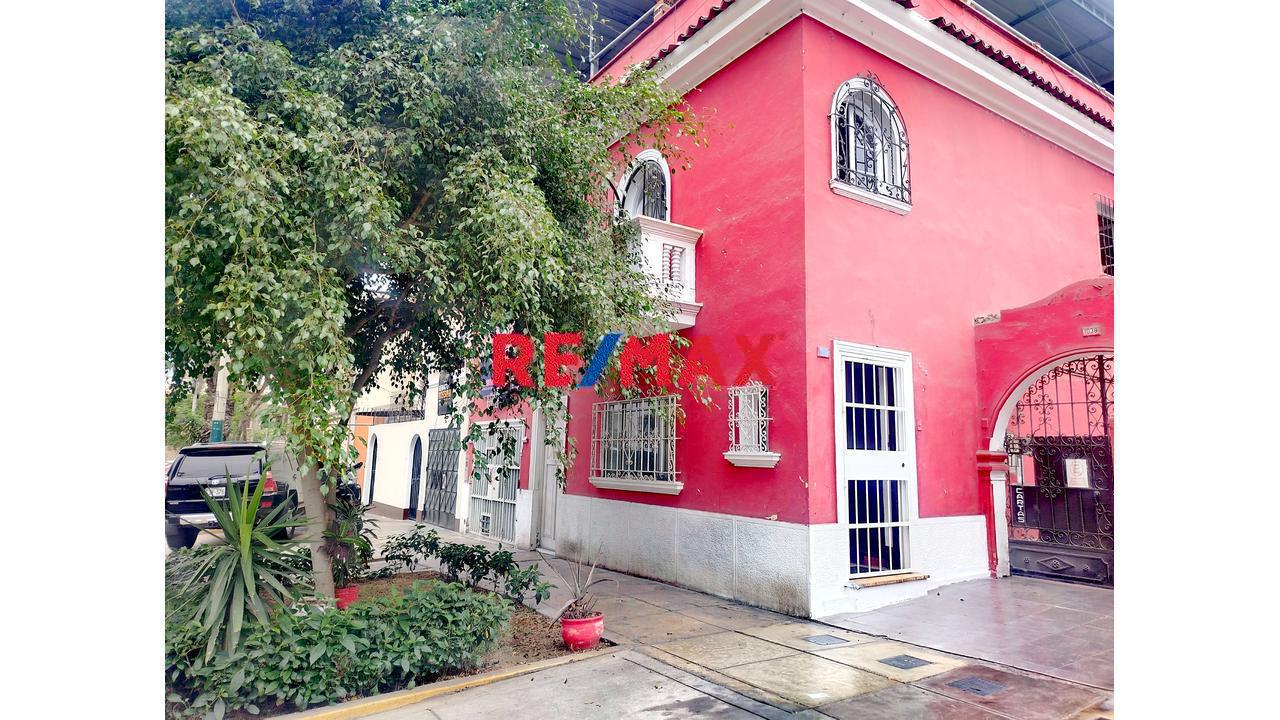 ¡Tu Próximo Centro Profesional En El Corazón De Jesús María! 🏢✨ - 1