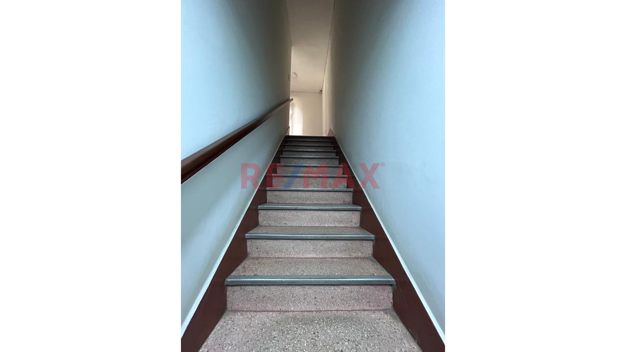 Se Vende Propiedad De 2 Niveles - 2Do Y 3Er Piso - 8
