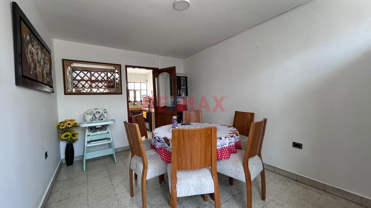 Se Vende Propiedad De 2 Niveles - 2Do Y 3Er Piso - 4