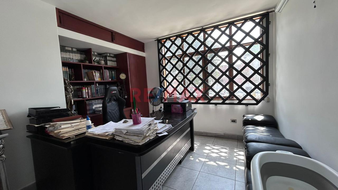 Se Vende Propiedad De 2 Niveles - 2Do Y 3Er Piso - 5