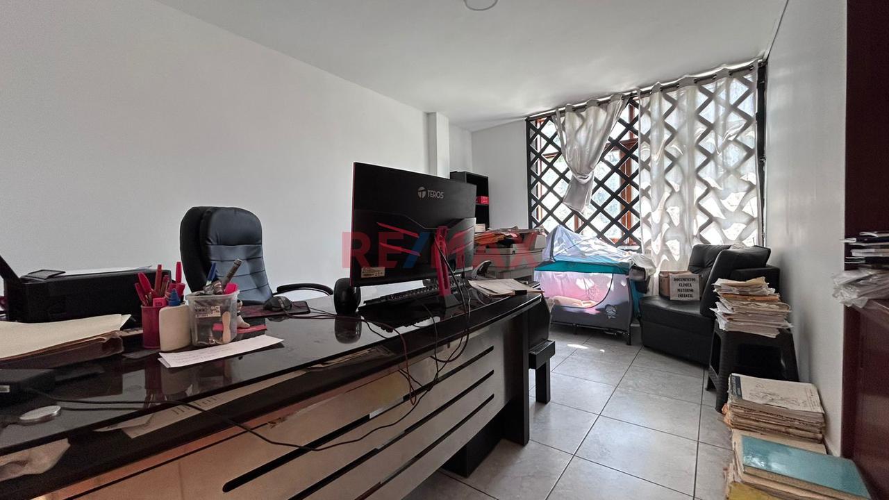 Se Vende Propiedad De 2 Niveles - 2Do Y 3Er Piso - 3