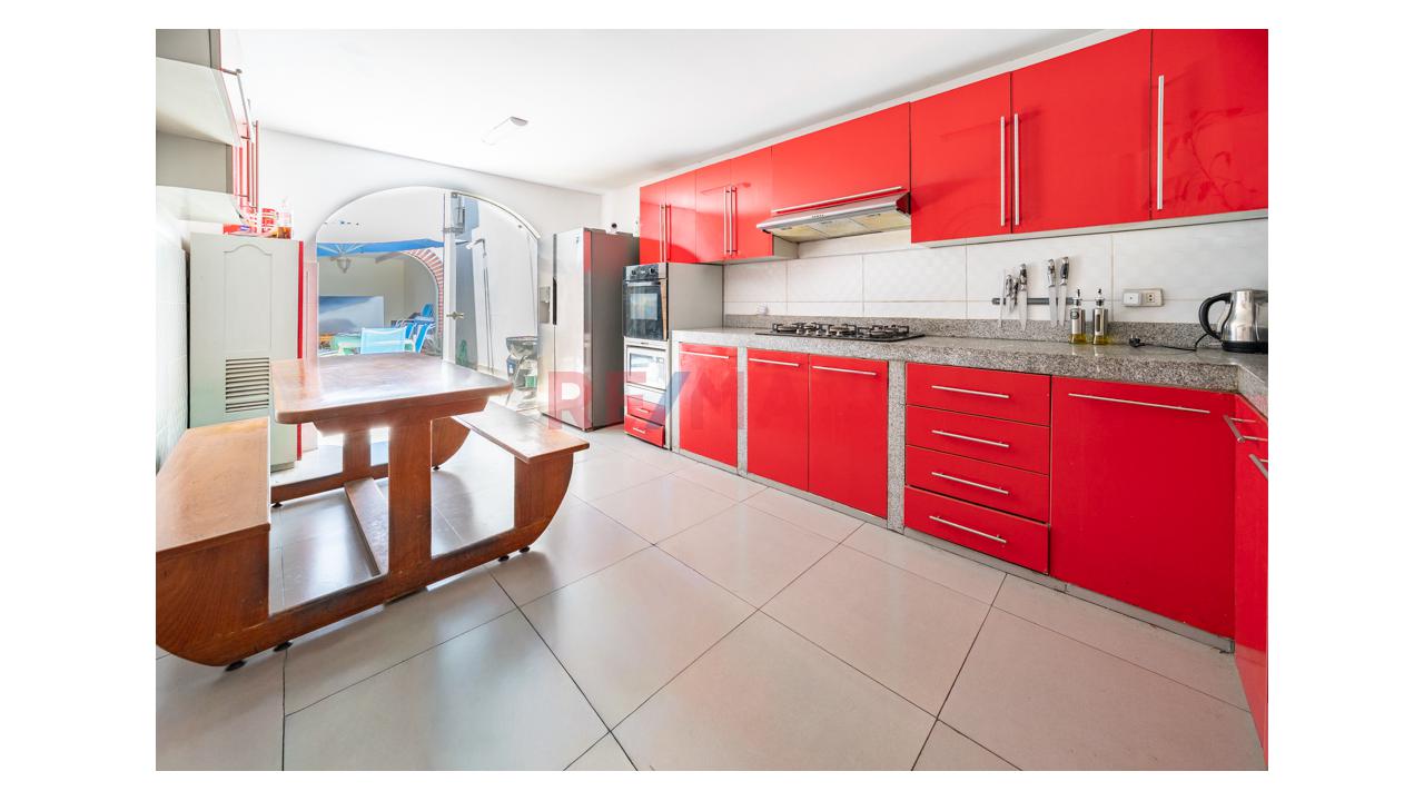 Casa de 4 dormitorios en Santiago de Surco, 295 m² — foto 5