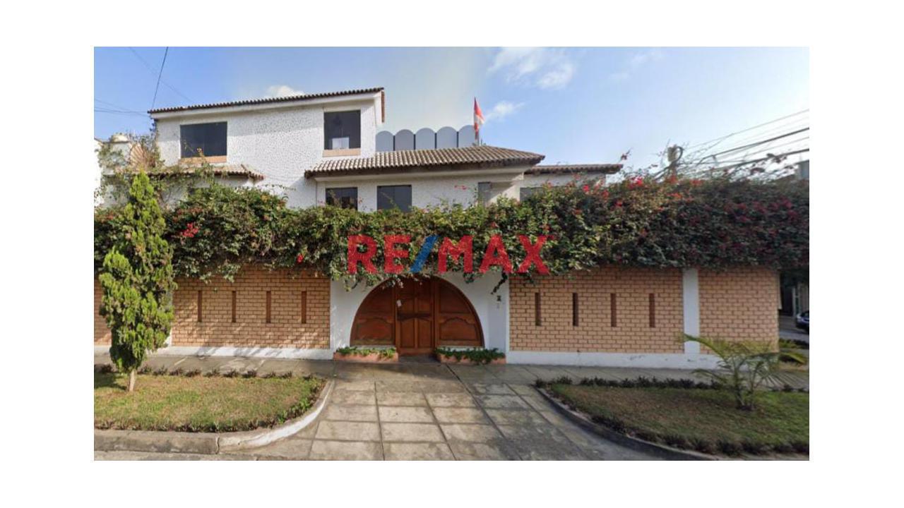 Casa de 4 dormitorios en Santiago de Surco, 295 m²