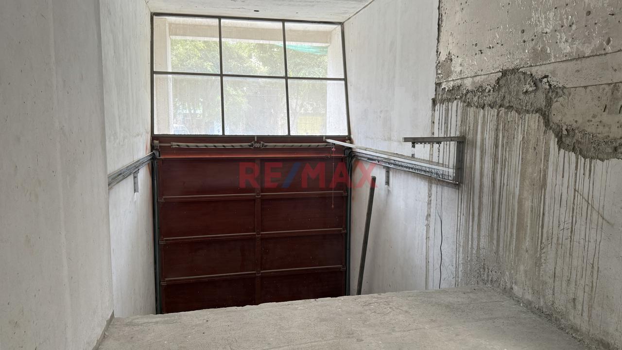 Local En Alquiler 2Do Piso – Los Olivos , Av Central Cerca Al Carlos Izaguirre - 2