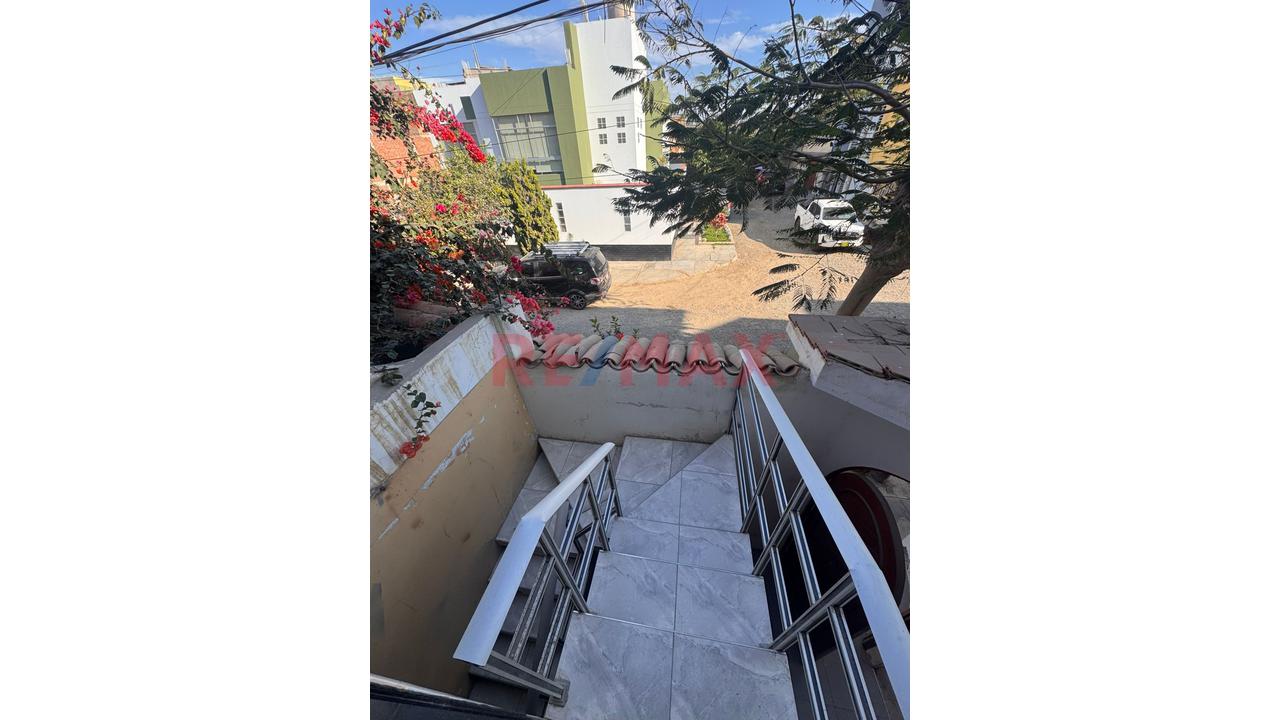 Casa De 2 Pisos En Venta Urb. El Ingeniero I - 20