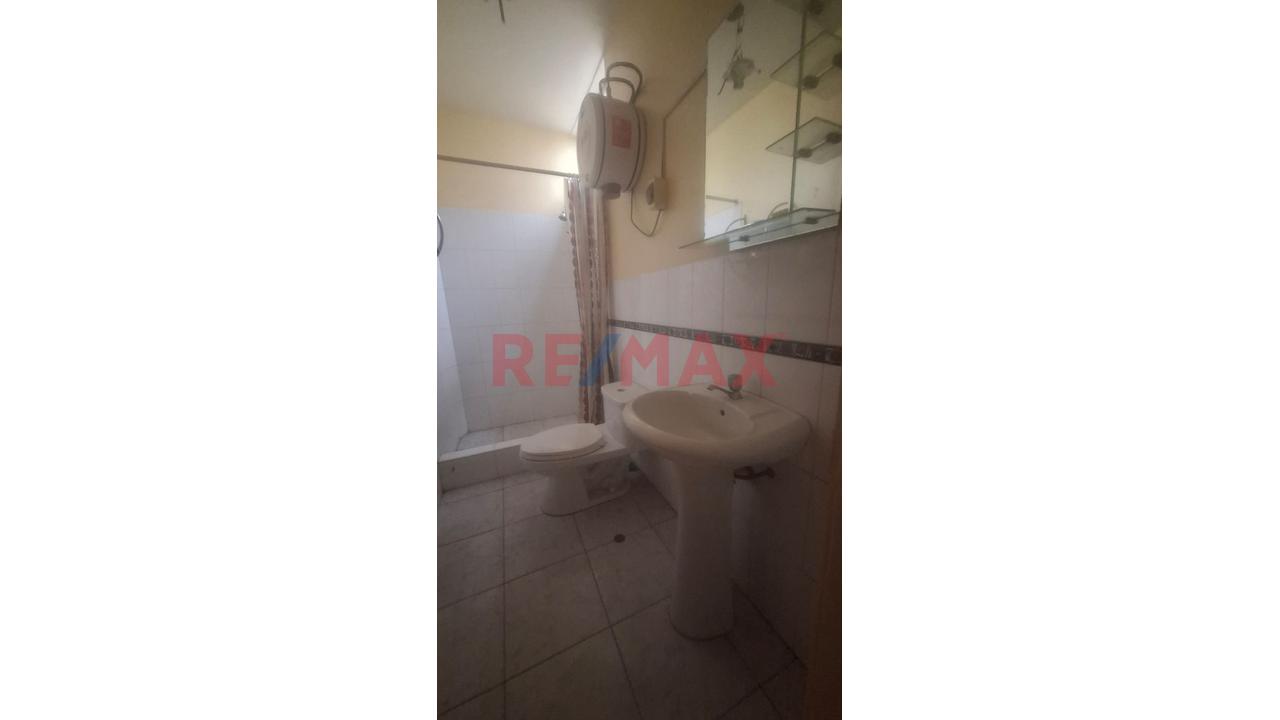 Casa De 2 Pisos En Venta Urb. El Ingeniero I - 8