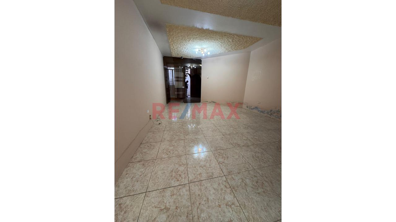 Casa De 2 Pisos En Venta Urb. El Ingeniero I - 17