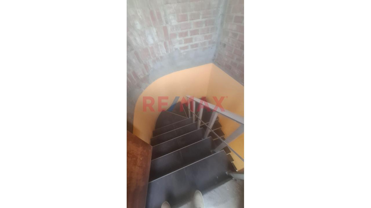 Casa De 2 Pisos En Venta Urb. El Ingeniero I - 6