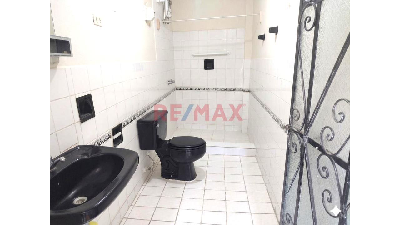Casa En Venta A 1 Y Media Cdra De Plaza De Armas!! . Zona Histórica Y Estratégica De Ayacucho. — foto 13
