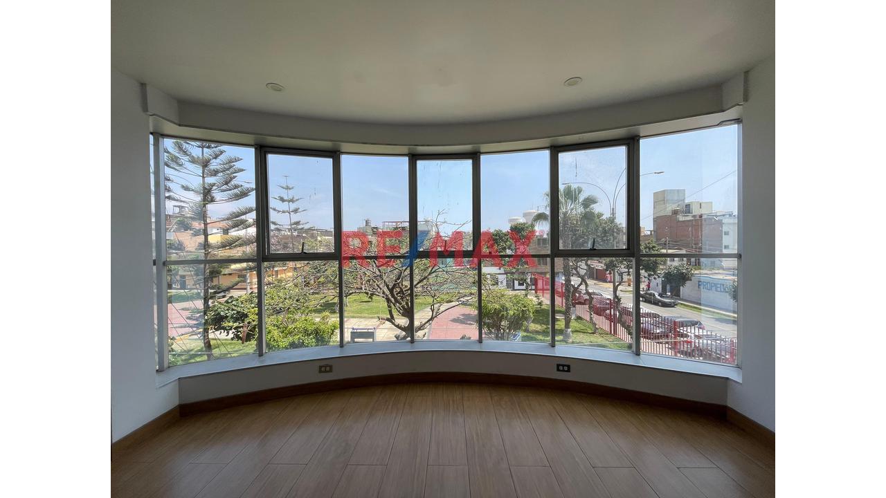 ¡Vive Frente Al Parque! Departamento De 1 Dormitorio En Alquiler