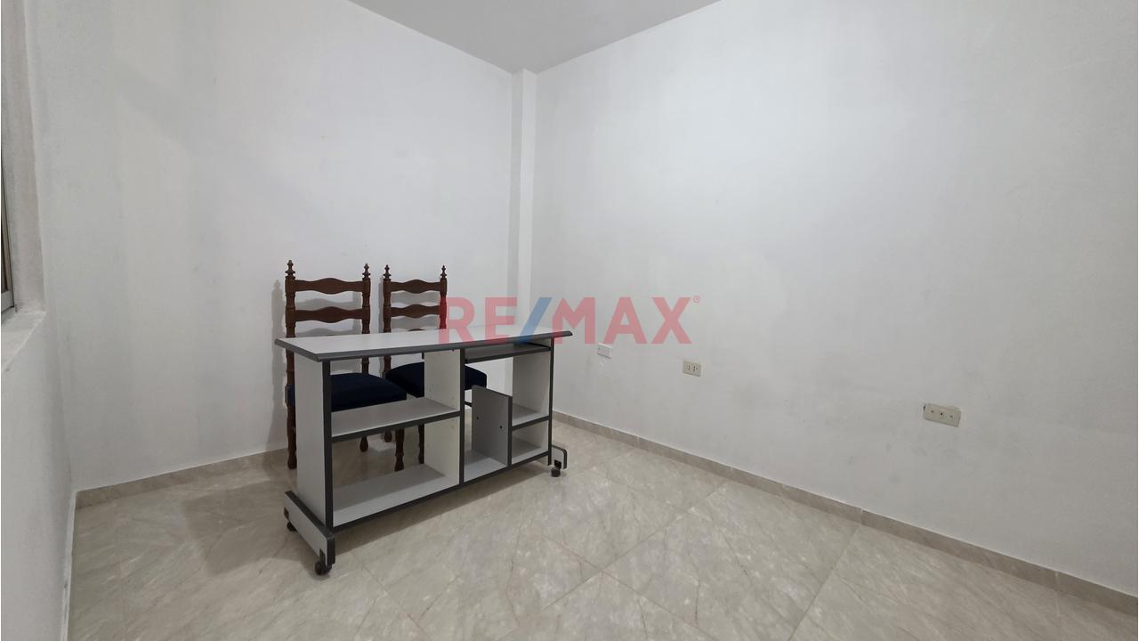 Casa De 2 Pisos En La Urbanizacion Las Brisas Chiclayo — foto 7