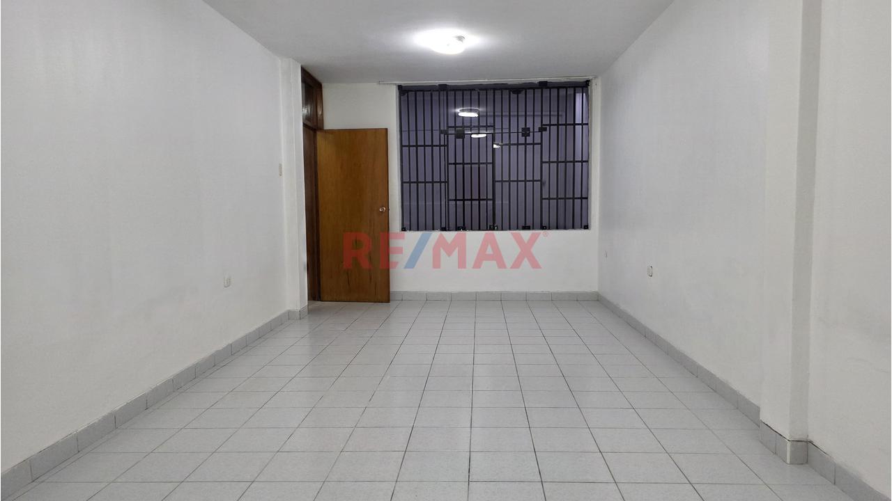 Casa De 2 Pisos En La Urbanizacion Las Brisas Chiclayo — foto 1