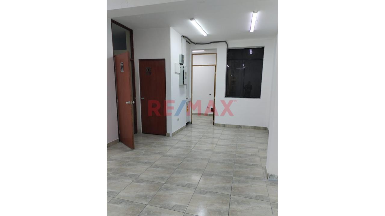 Alquiler De Local Comercial En El Agustino - 10