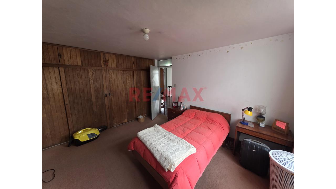 Casa Amplia De 3 Pisos En Surco - 18